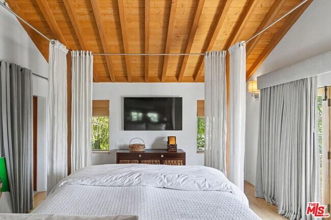 Building Photo - 420 Alta Ave