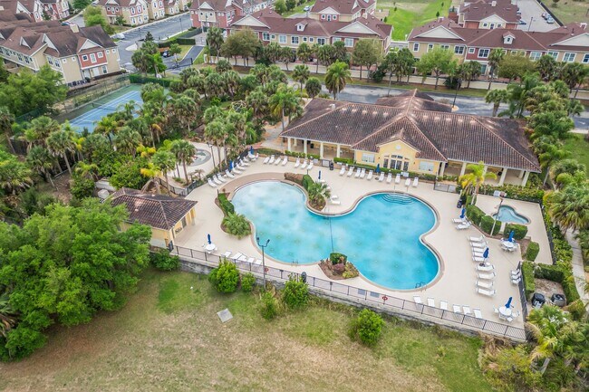 Building Photo - Spacious 3/2 Condo in the Gated Oakwater Community with Single Car Garage! Brand new carpets and ...