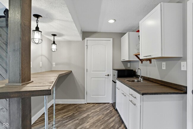 Building Photo - 12438 Hawks Landing Dr