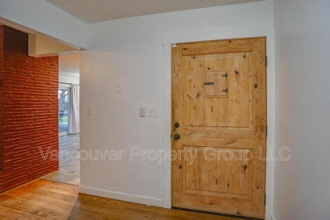 Building Photo - 3211 NE 62nd Ave