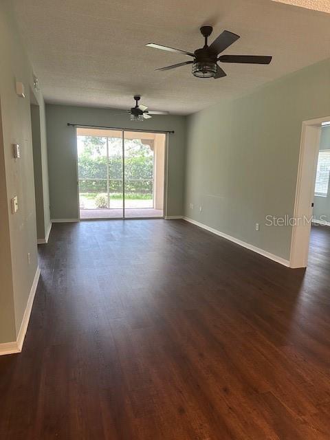 Building Photo - 4240 Central Sarasota Pkwy