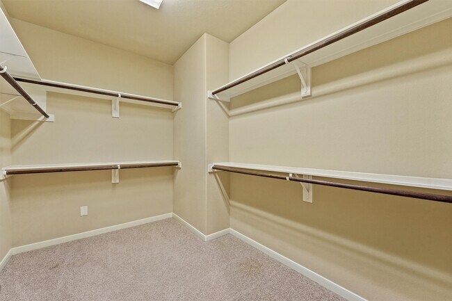 Building Photo - 20281 Southwood Oaks Dr