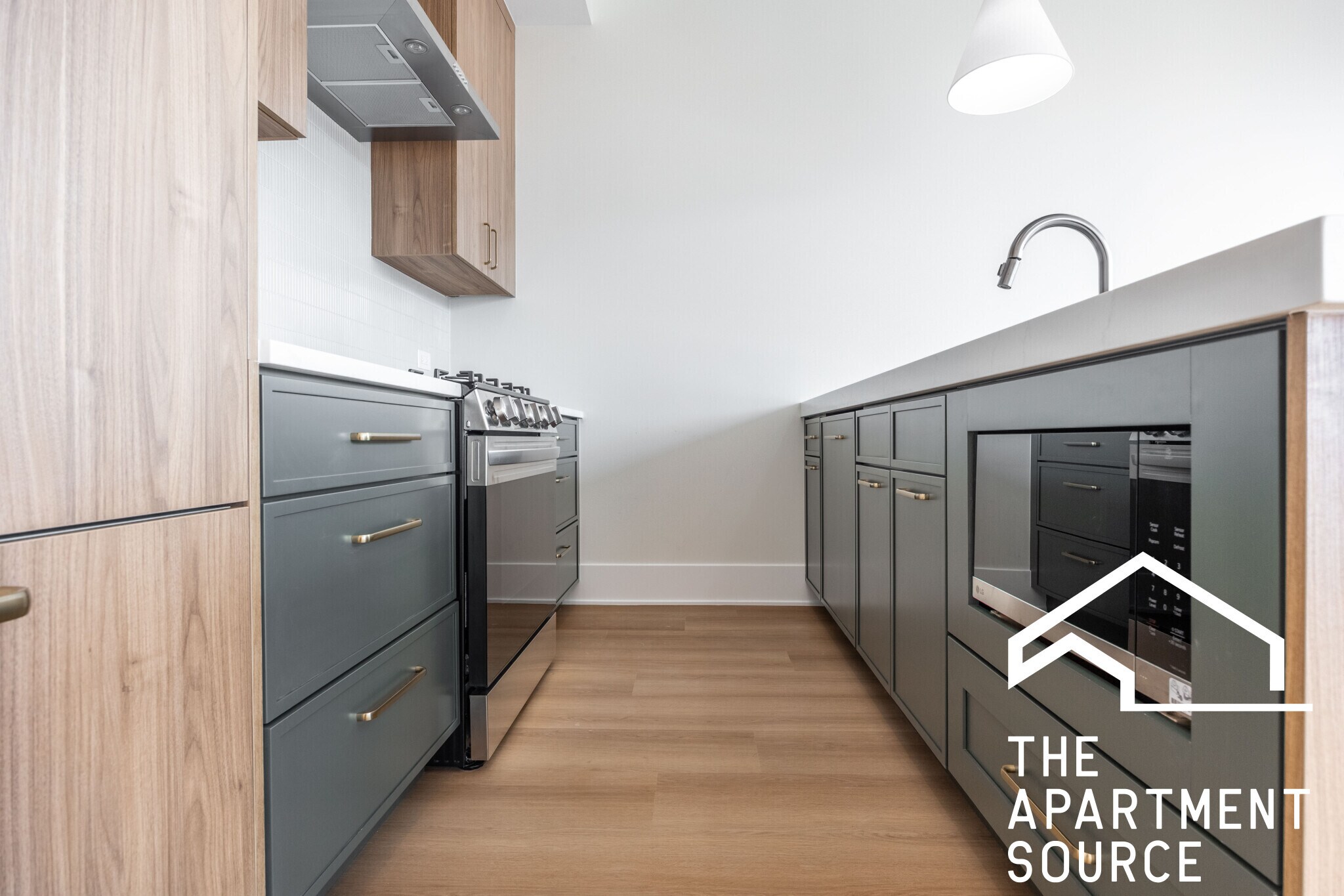 Building Photo - 1624 W Grand Ave