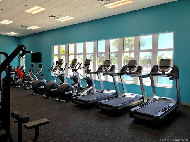 Building Photo - 163 NE Buoy Dr