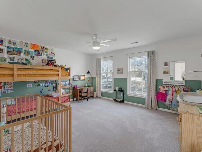 Building Photo - 1304 Lawrence Ave