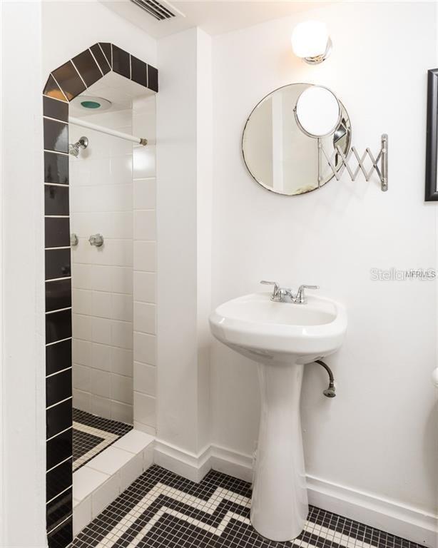 Building Photo - 1111 E Patterson St