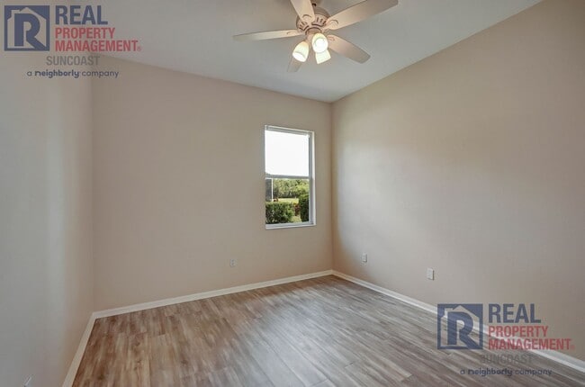 Building Photo - 652 Planters Manor Way
