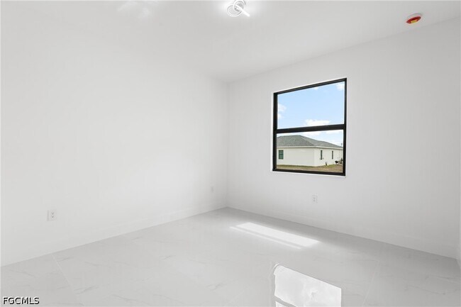 Building Photo - 2517 24th St W