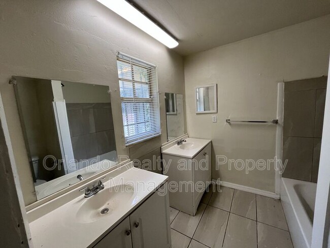 Building Photo - 4285 Solomon Dr