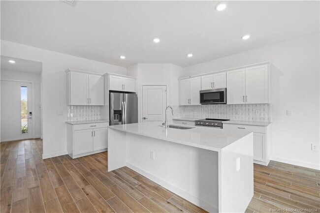 Building Photo - 2048 NE Ocean Dunes Dr