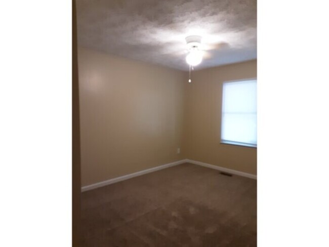 Building Photo - 870 Santiato Dr