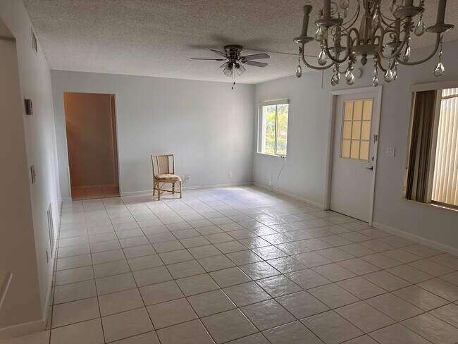 Building Photo - 3561 Tall Pine Way