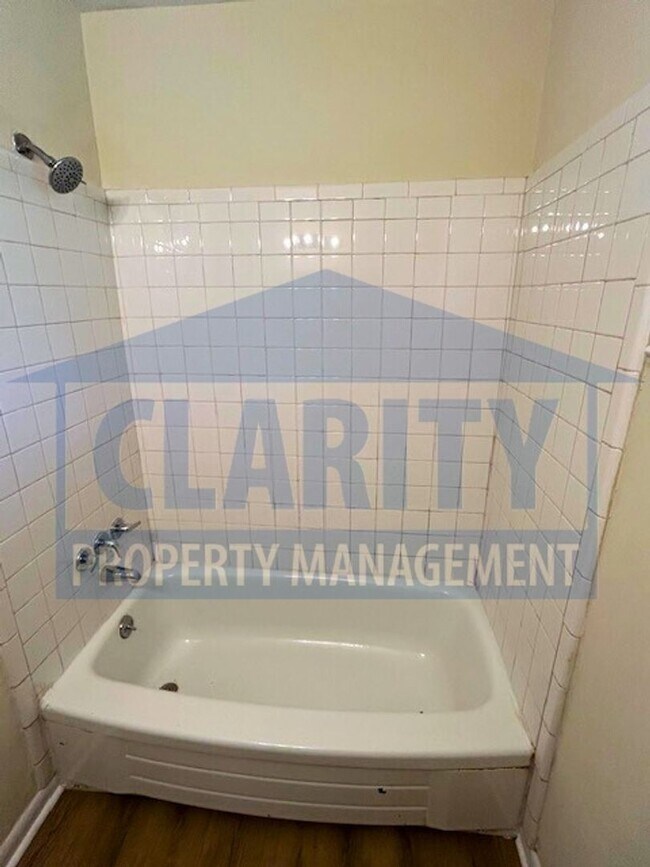 Building Photo - Three bedroom ranch-style home in Chattanooga!