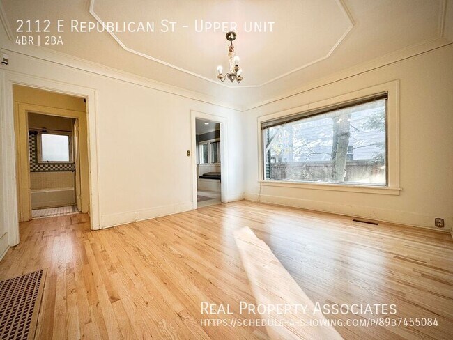 Building Photo - 2112 E Republican St