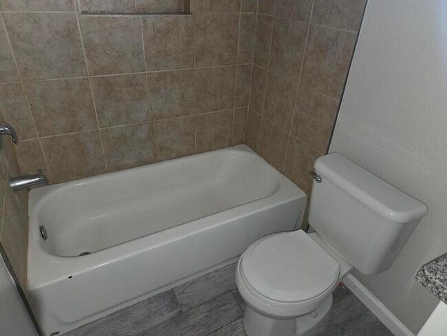 Building Photo - 1348 S Belmont Ave