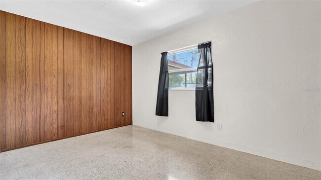 Building Photo - 1209 Alcazar Way S