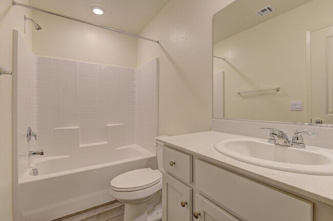 Building Photo - Brand new 3 bedroom Town House by DR Horto...