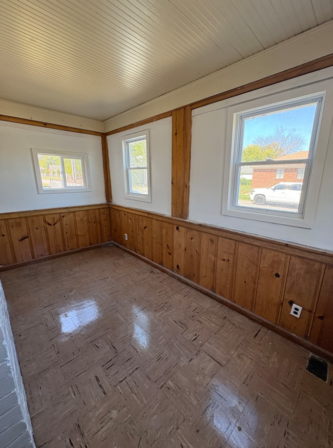 Building Photo - 5115 Farmbrook St