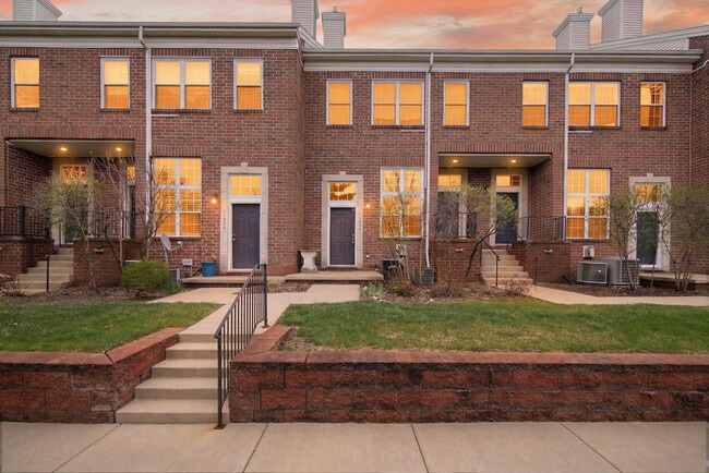 Building Photo - 1930 Lindsay Ln