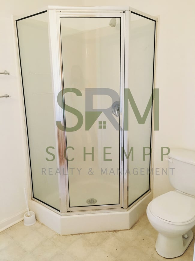 Building Photo - Updated Four Bedroom/Three Full Bath House in Russell Neighborhood! *COMING SOON*