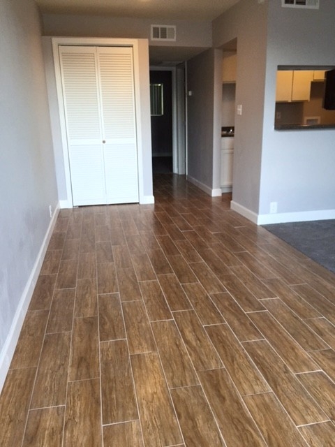 Dining Area - Piccadilly Place Apartments