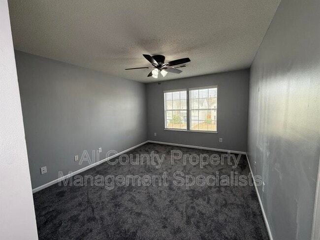 Building Photo - 211 Curvewood Rd