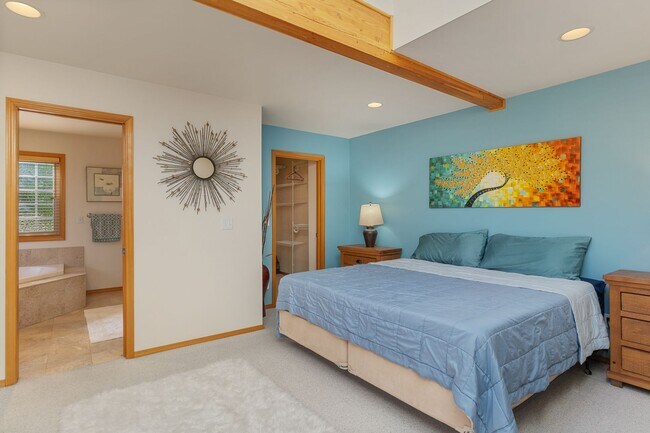 Building Photo - Luxurious Fully Furnished 3-Bedroom, 4-Bathroom Home – Move-In Ready!