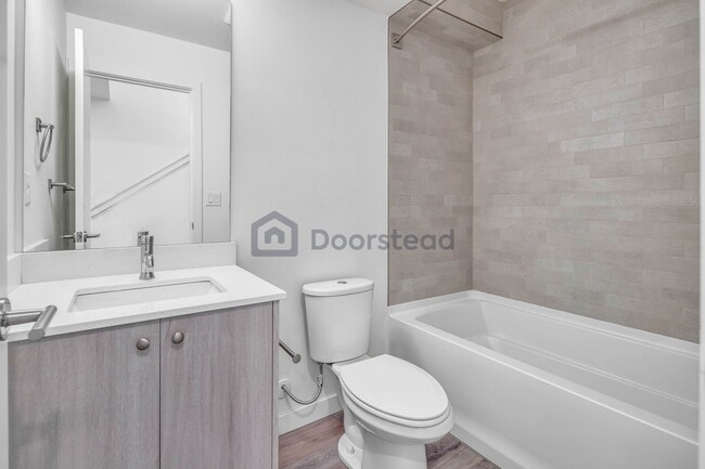 Building Photo - 2505 E Union St