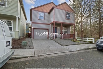 Building Photo - Three Bedroom Home in Aloha w/ Forest Like Surrounding!