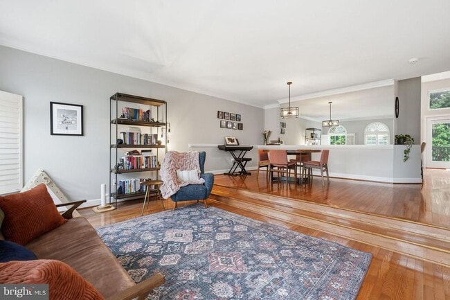 Building Photo - 6320 Dunman Way