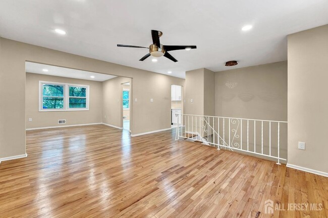 Building Photo - 5 Pelmont Pl