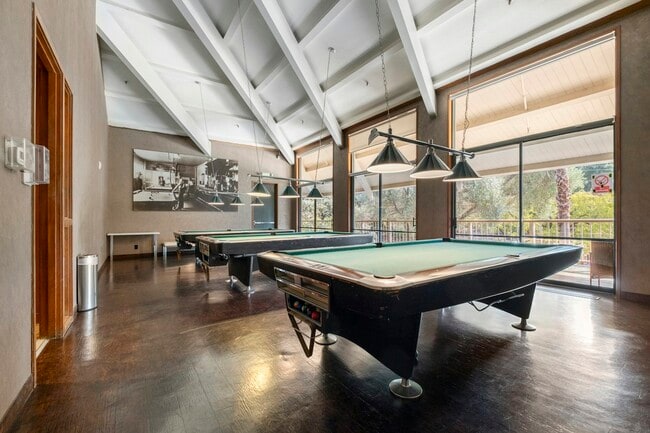 Building Photo - 300 N Civic Dr