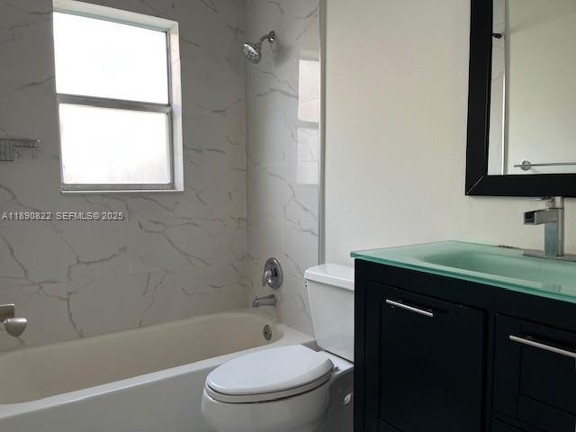 Building Photo - 5304 NE 6th Ave