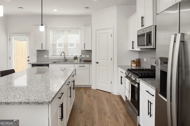 Building Photo - 1882 Oberlin Dr