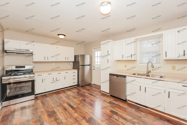 Building Photo - 4701 Norfolk Ave