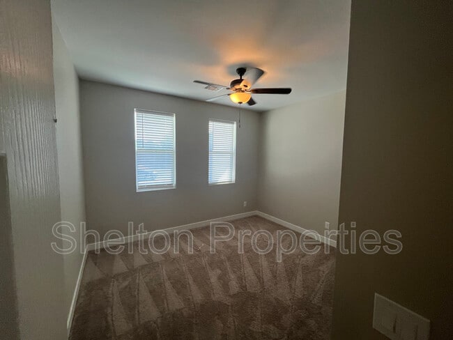 Building Photo - 120 S 91st Dr