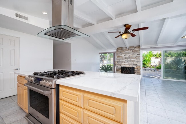 Building Photo - 14722 Candeda Pl