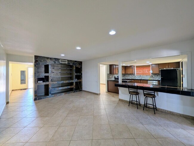 Building Photo - 3848 W North Ln