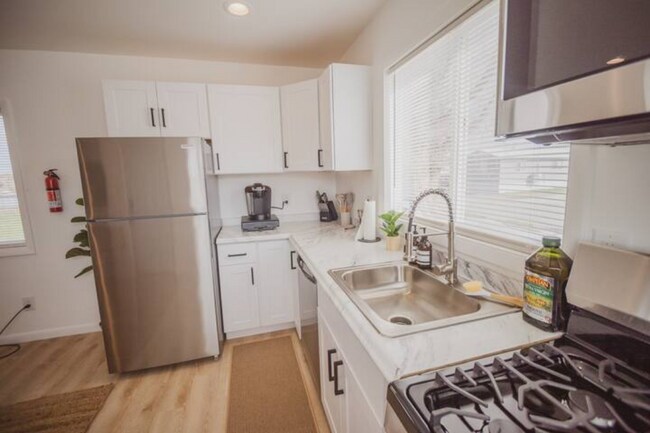 Building Photo - 104 Northside Dr