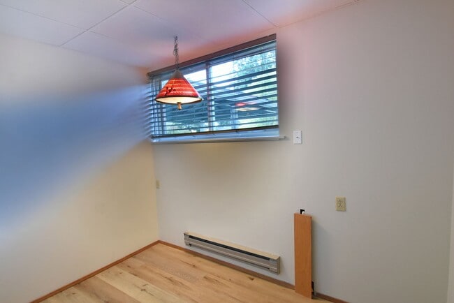 Building Photo - 5Bd/1.75Ba Mountlake Terrace House