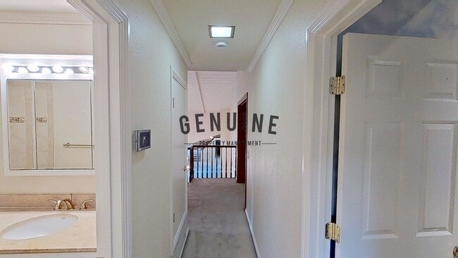 Building Photo - Large 4 Bedroom House with Pebble Bottom Pool - Backyard Oasis!