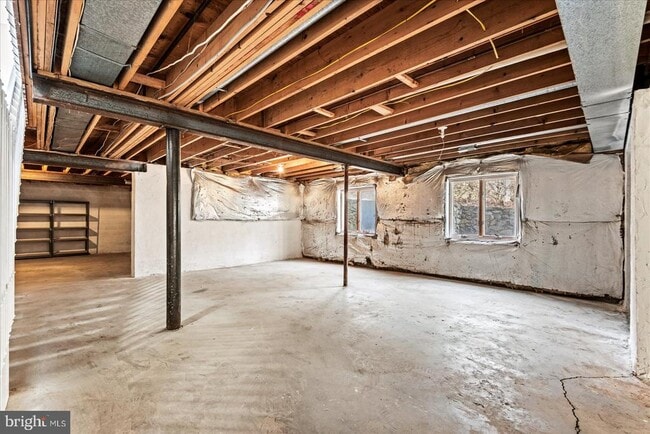 Building Photo - 7621 River Rd