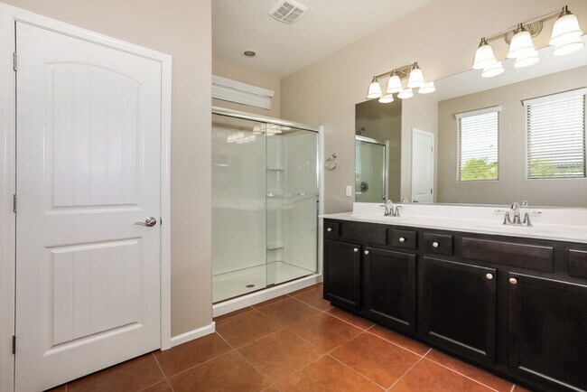 Building Photo - 8616 E Lobo Ave