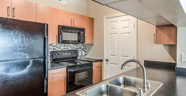 Building Photo - 2 bedroom in Stafford TX 77477
