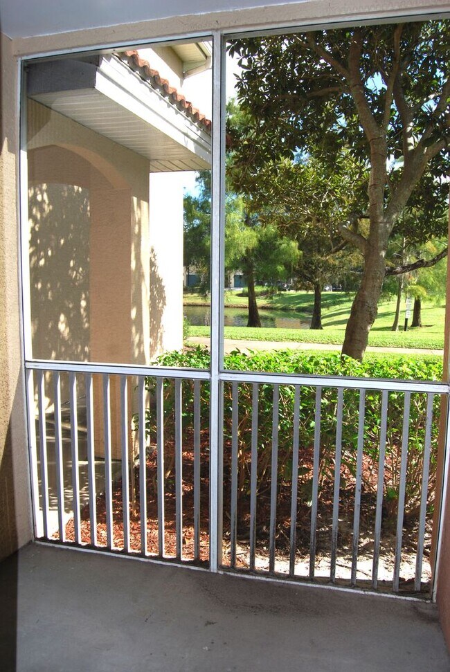 Building Photo - 3 Bedroom with Water View - Villanova at H...