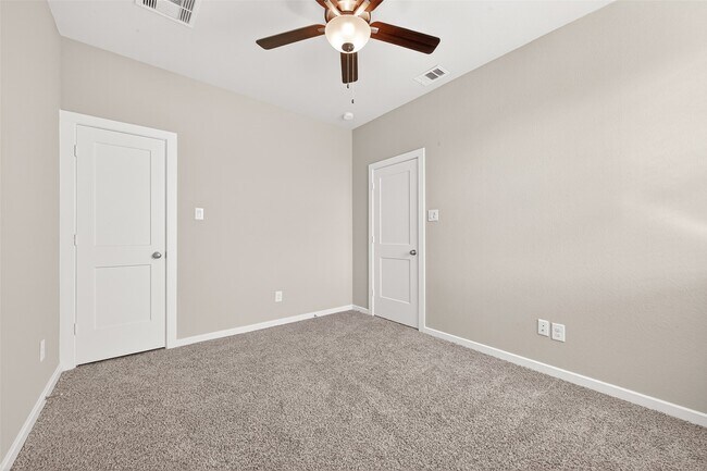 Building Photo - 9442 Starlight Oak Dr