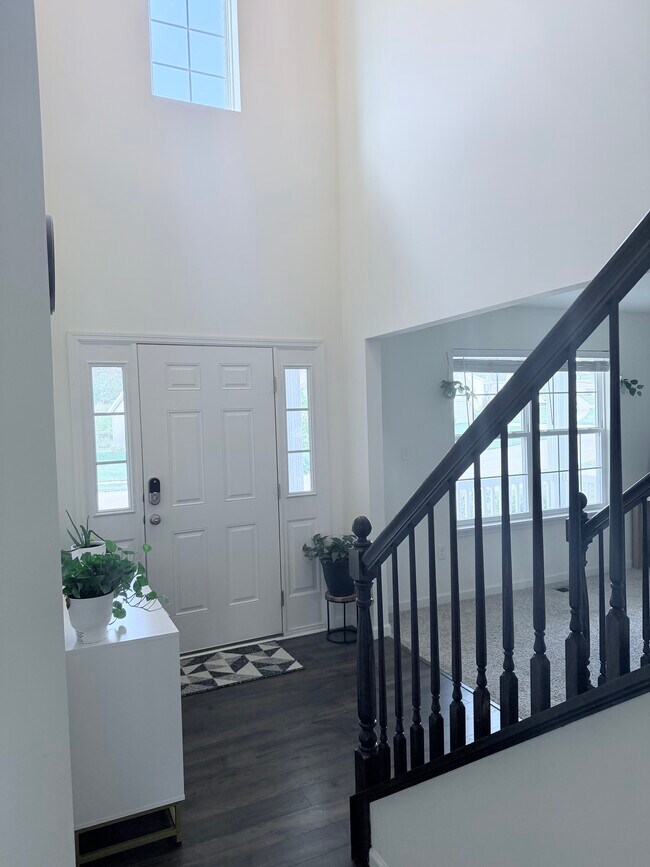 Building Photo - 483 Dusty Brook Dr