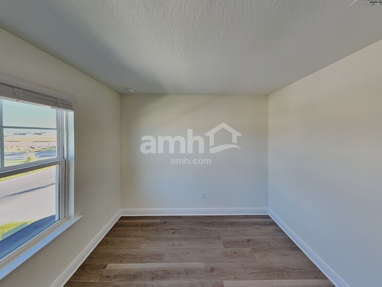 Building Photo - 5999 Sycamore Pl St