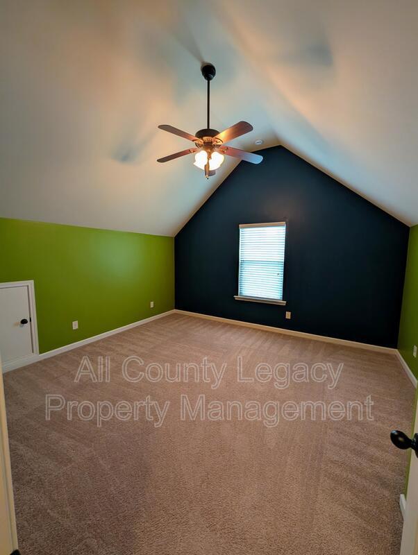 Building Photo - 2591 Foxy Dr