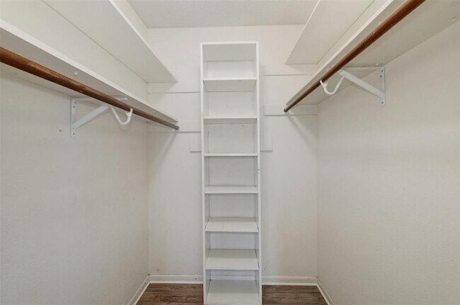 Building Photo - 8001 Ceberry Dr